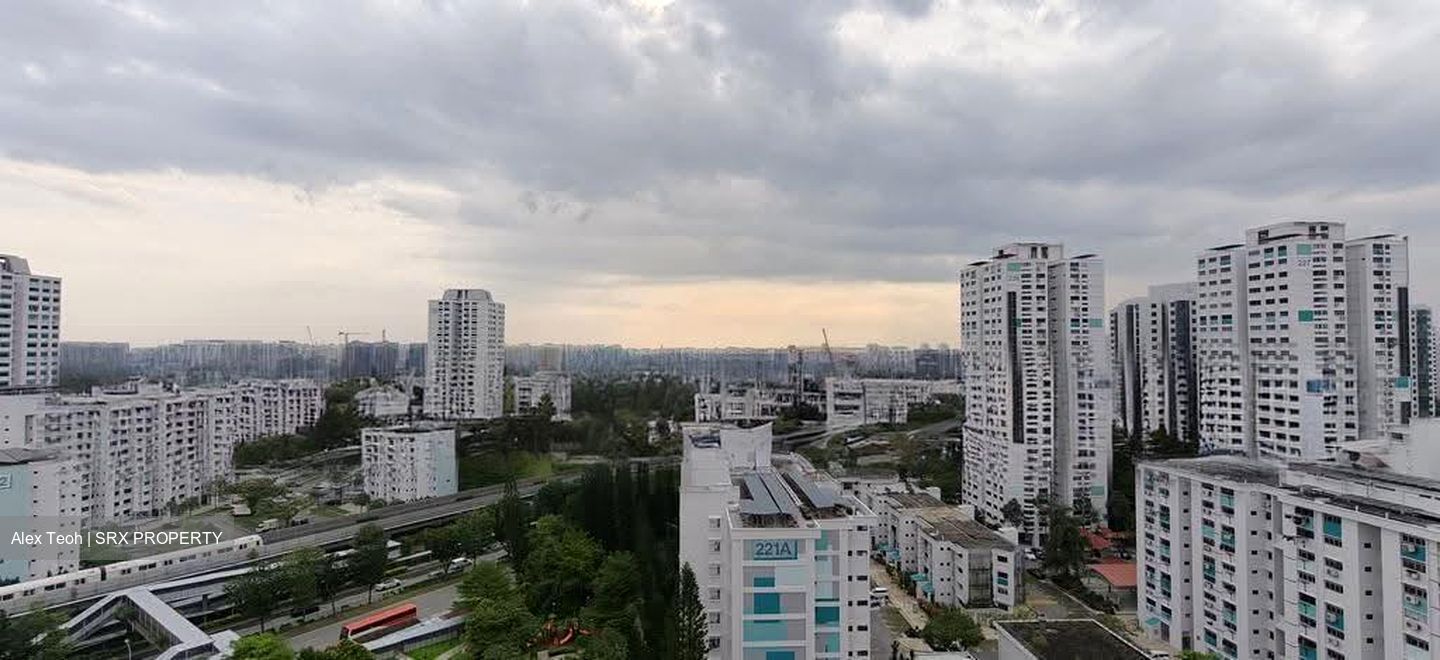 Blk 219A Jurong East Street 21 (Jurong East), HDB 5 Rooms #623714671